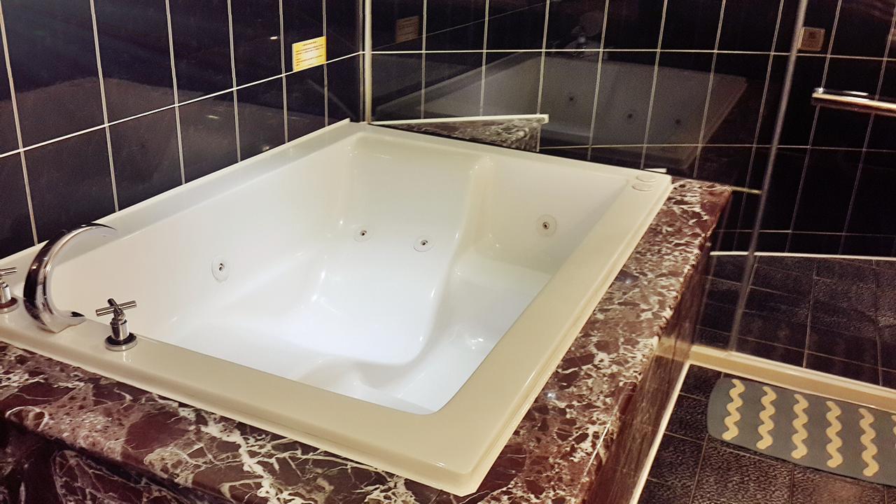 Jing Jing Holiday Hotel 高雄市 エクステリア 写真